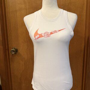 Women’s The Nike Tee Dri-Fit Training Tank Size Extra Small White Flowers Roses